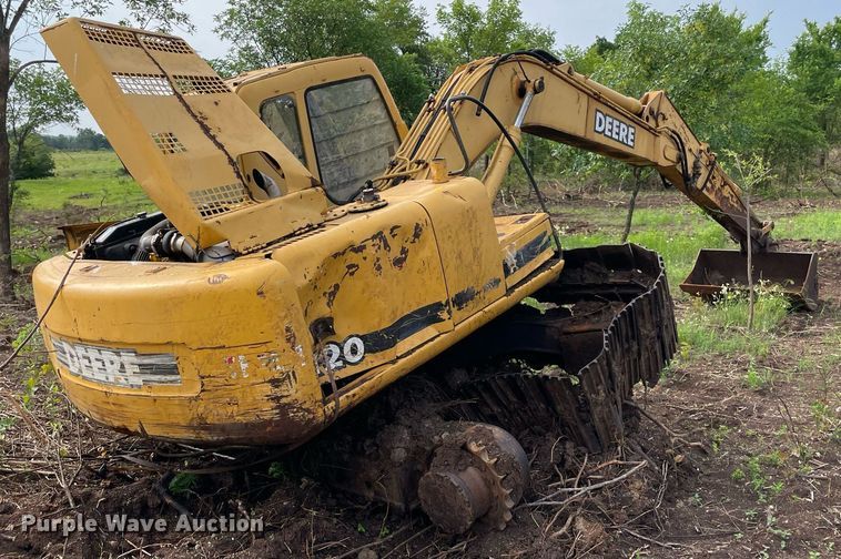 image for item DM0275 1999 John Deere 120  excavator