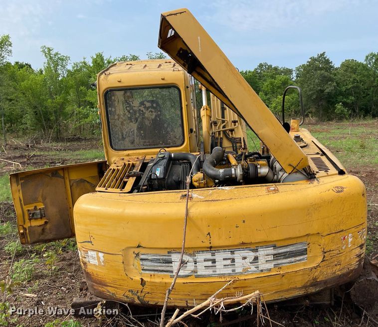image for item DM0275 1999 John Deere 120  excavator