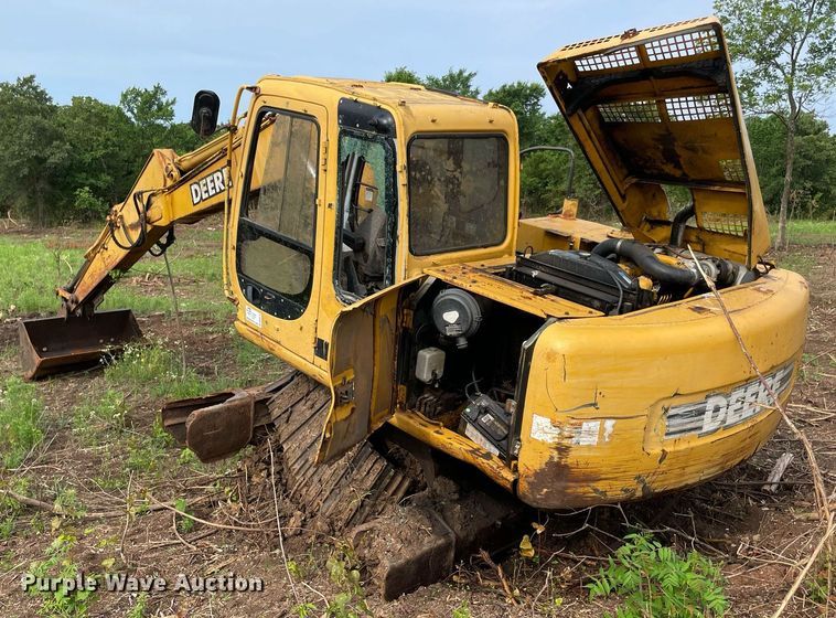 image for item DM0275 1999 John Deere 120  excavator