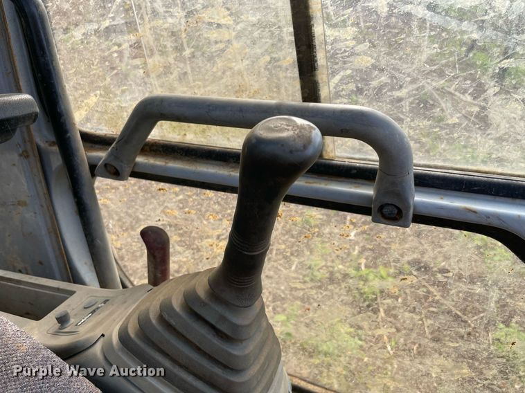 image for item DM0275 1999 John Deere 120  excavator