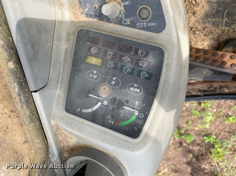 image for item DM0275 1999 John Deere 120  excavator