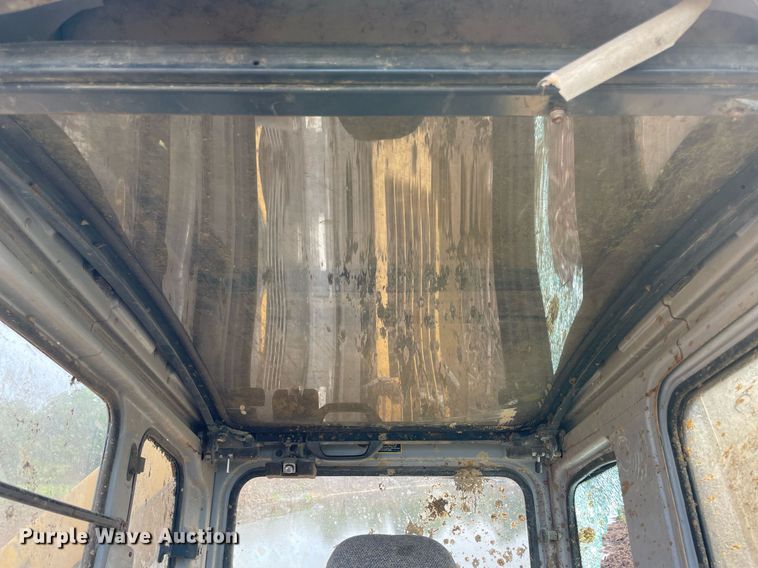 image for item DM0275 1999 John Deere 120  excavator