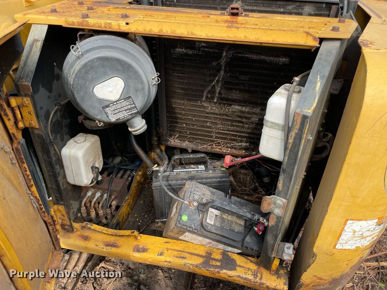 image for item DM0275 1999 John Deere 120  excavator