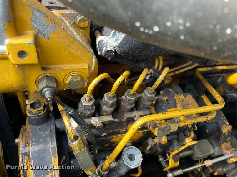 image for item DM0275 1999 John Deere 120  excavator