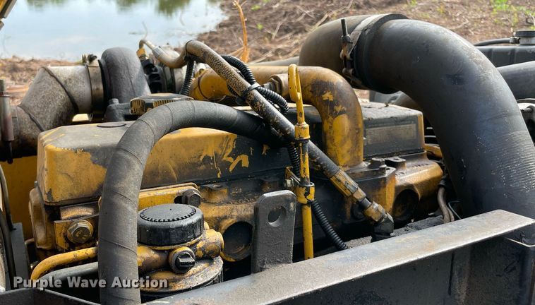 image for item DM0275 1999 John Deere 120  excavator