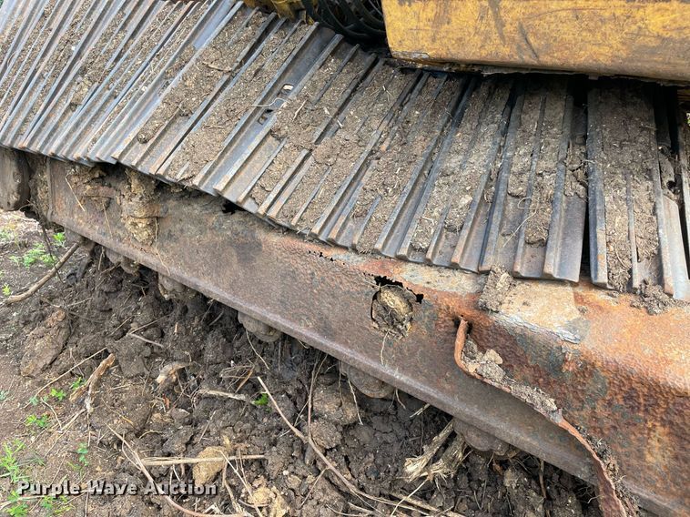 image for item DM0275 1999 John Deere 120  excavator