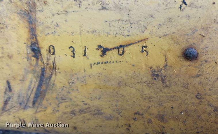 image for item DM0275 1999 John Deere 120  excavator