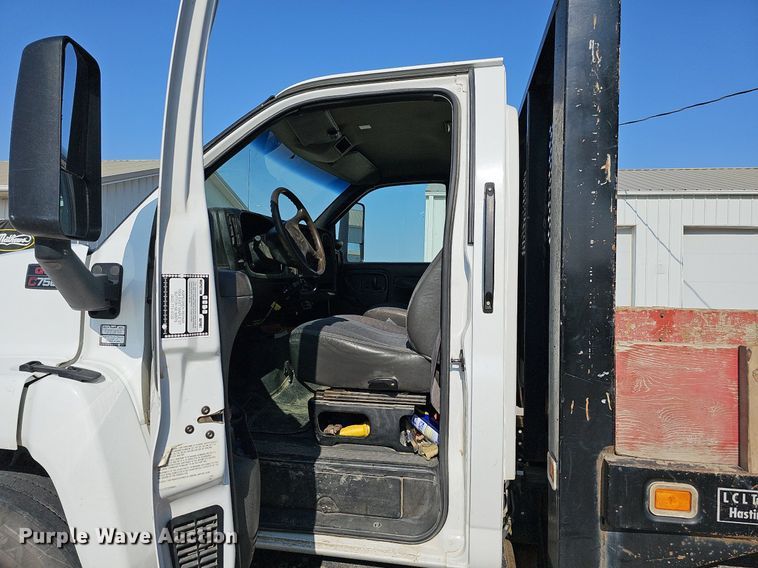 image for item DO2671 2003 GMC C7500  dump flatbed truck