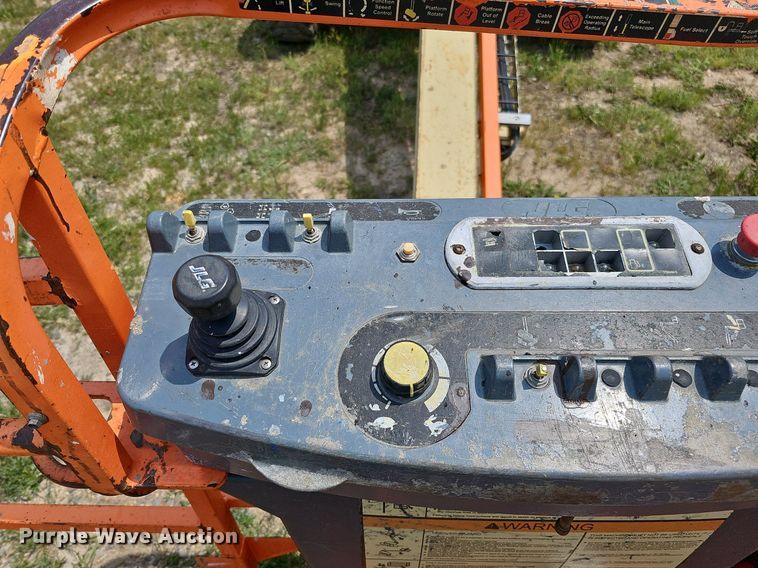 image for item DO2676 2007 JLG 400S  boom lift