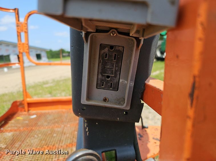 image for item DO2676 2007 JLG 400S  boom lift