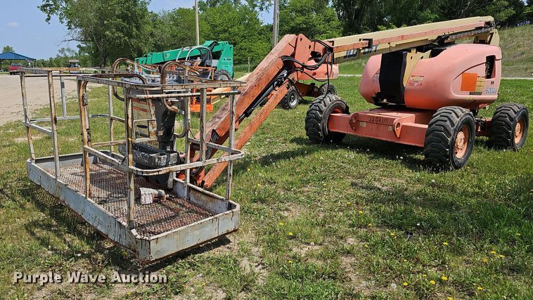 image for item DO2677 2000 JLG 600AJ  boom lift