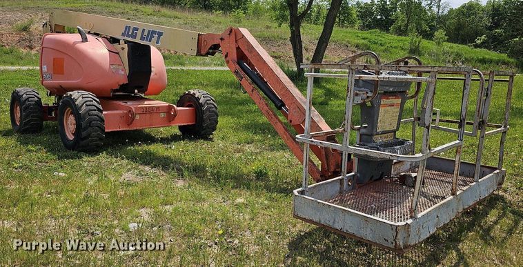 image for item DO2677 2000 JLG 600AJ  boom lift
