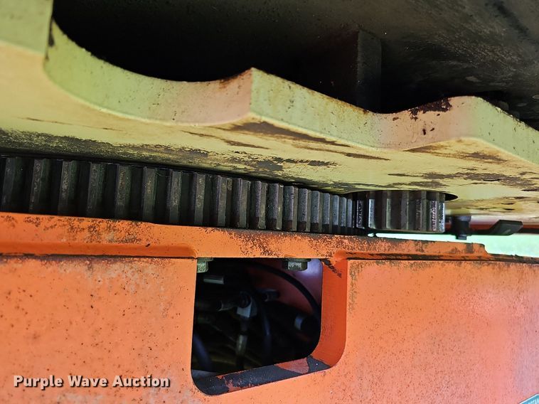 image for item DO2677 2000 JLG 600AJ  boom lift