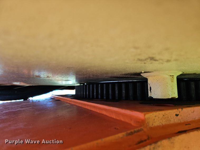 image for item DO2677 2000 JLG 600AJ  boom lift