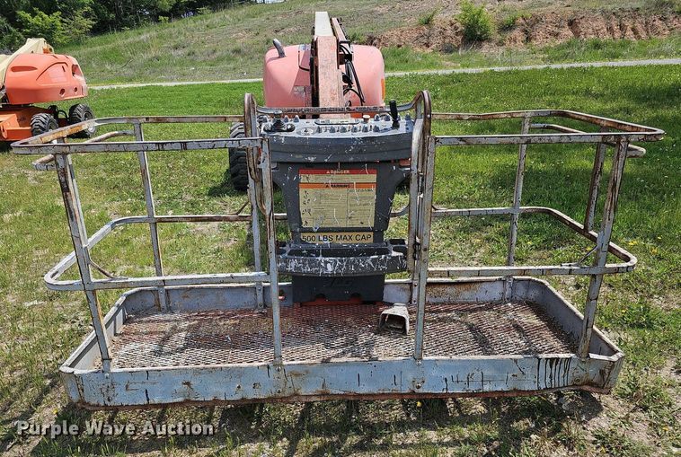 image for item DO2677 2000 JLG 600AJ  boom lift