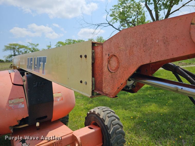 image for item DO2677 2000 JLG 600AJ  boom lift