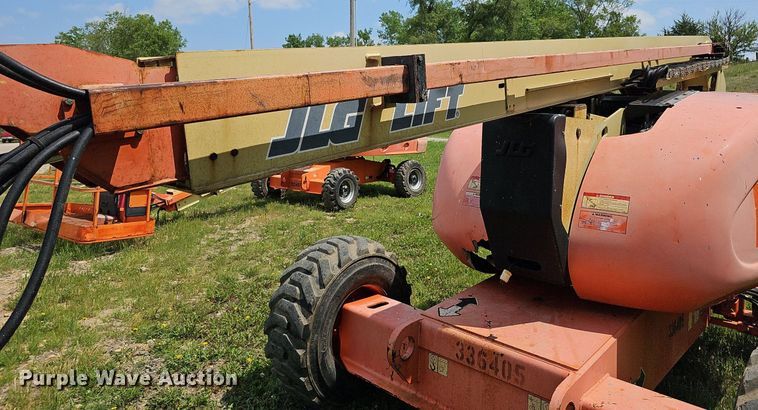 image for item DO2677 2000 JLG 600AJ  boom lift