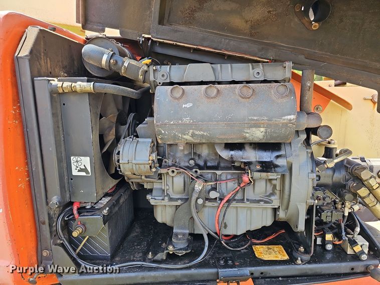 image for item DO2677 2000 JLG 600AJ  boom lift