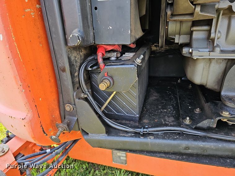 image for item DO2677 2000 JLG 600AJ  boom lift