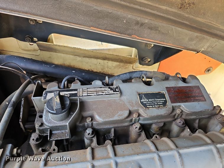 image for item DO2677 2000 JLG 600AJ  boom lift