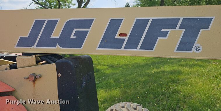 image for item DO2677 2000 JLG 600AJ  boom lift