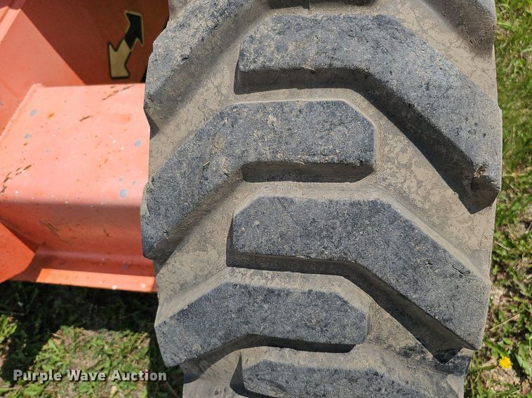 image for item DO2677 2000 JLG 600AJ  boom lift