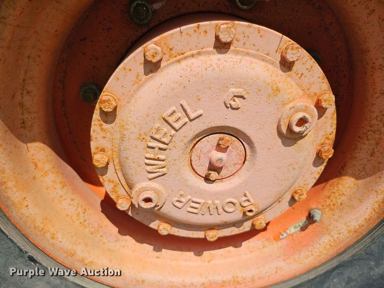 image for item DO2677 2000 JLG 600AJ  boom lift