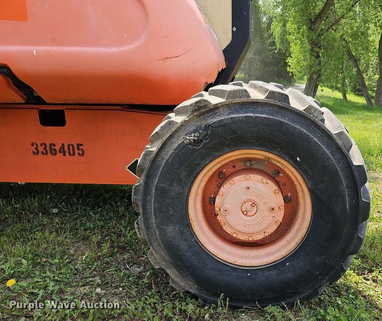 image for item DO2677 2000 JLG 600AJ  boom lift