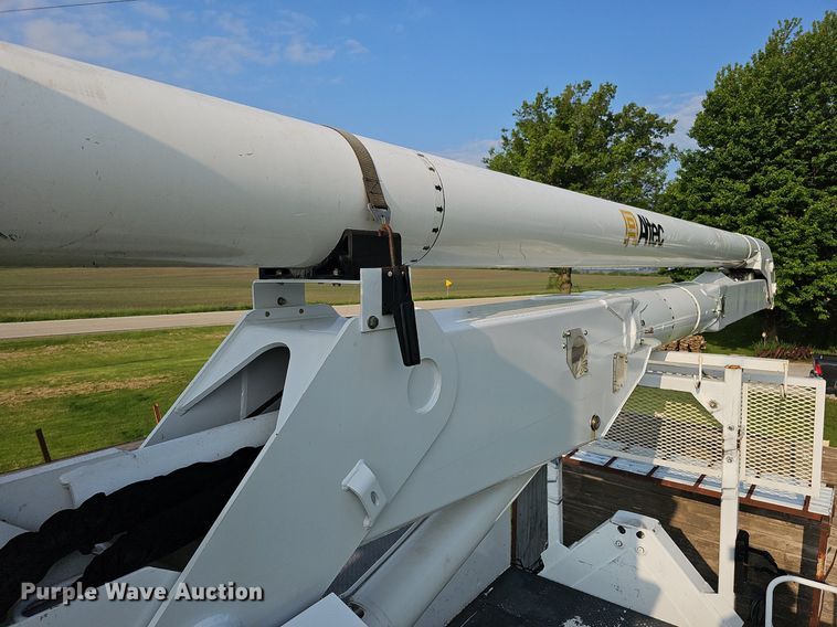 image for item DO2683 2012 Altec  bucket truck bed