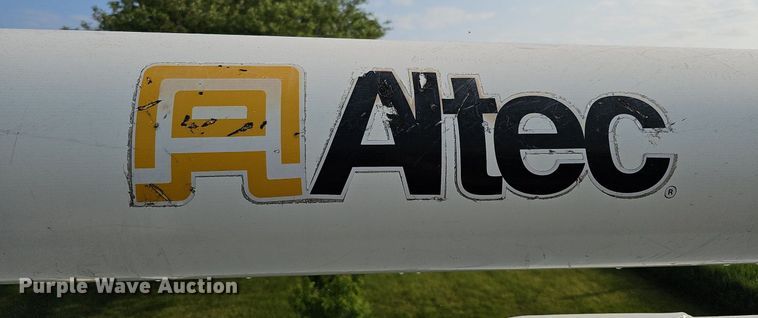 image for item DO2683 2012 Altec  bucket truck bed