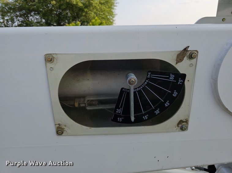 image for item DO2683 2012 Altec  bucket truck bed