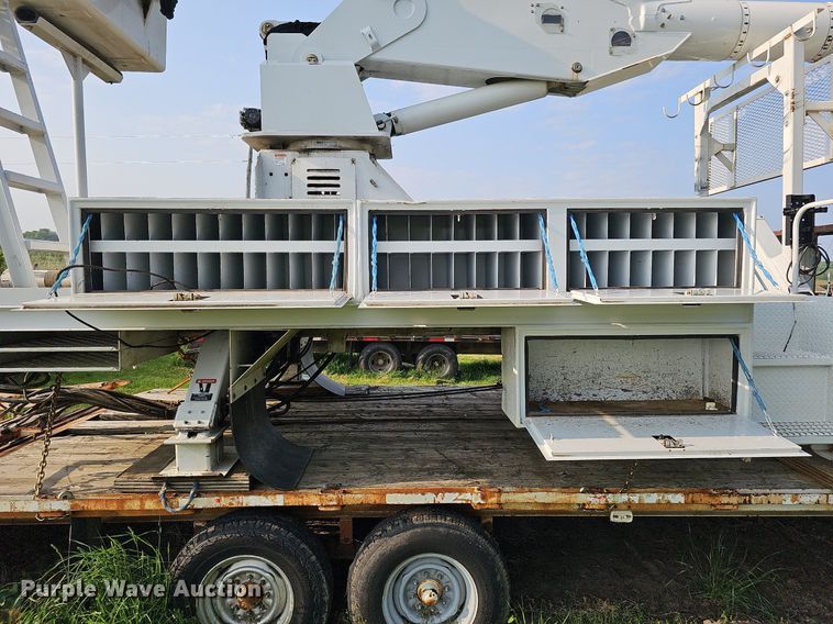image for item DO2683 2012 Altec  bucket truck bed