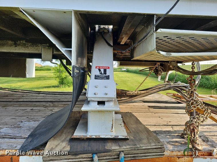 image for item DO2683 2012 Altec  bucket truck bed