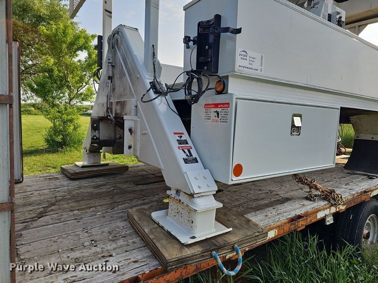 image for item DO2683 2012 Altec  bucket truck bed