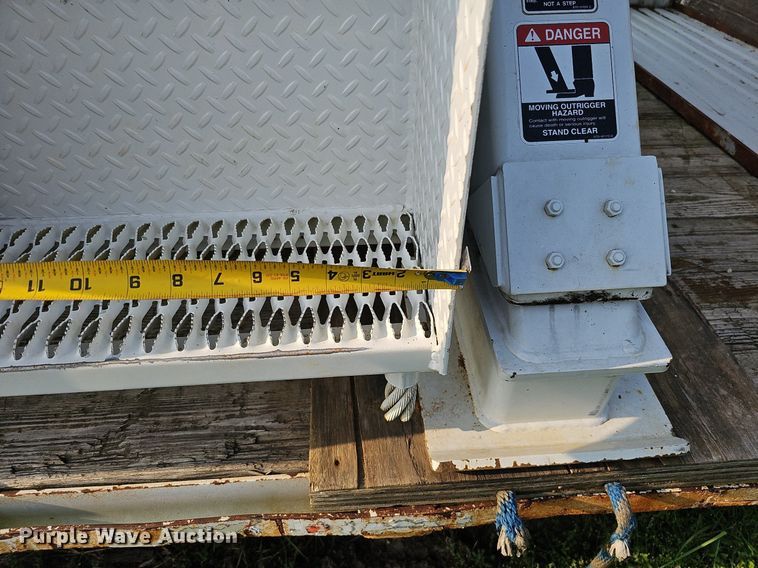 image for item DO2683 2012 Altec  bucket truck bed