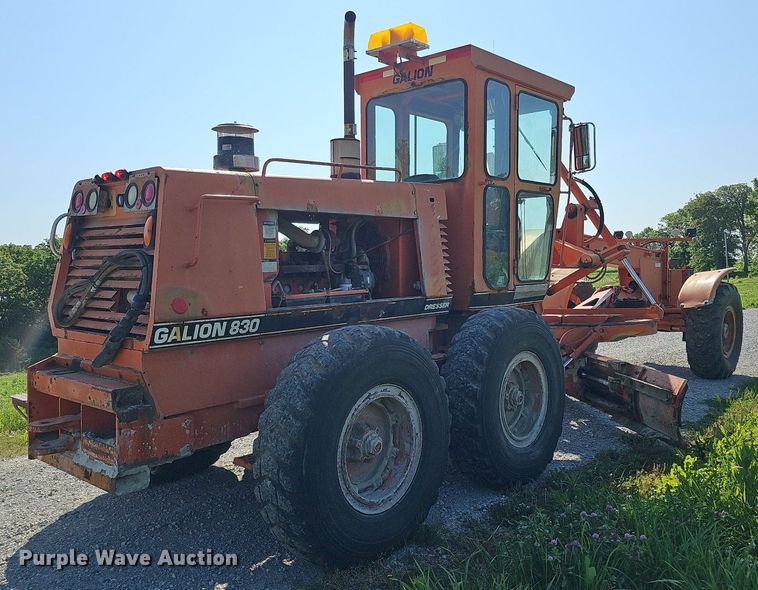 image for item DO2690 1994 Galion 830  motor grader
