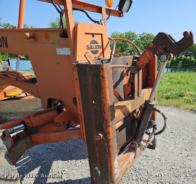 image for item DO2690 1994 Galion 830  motor grader