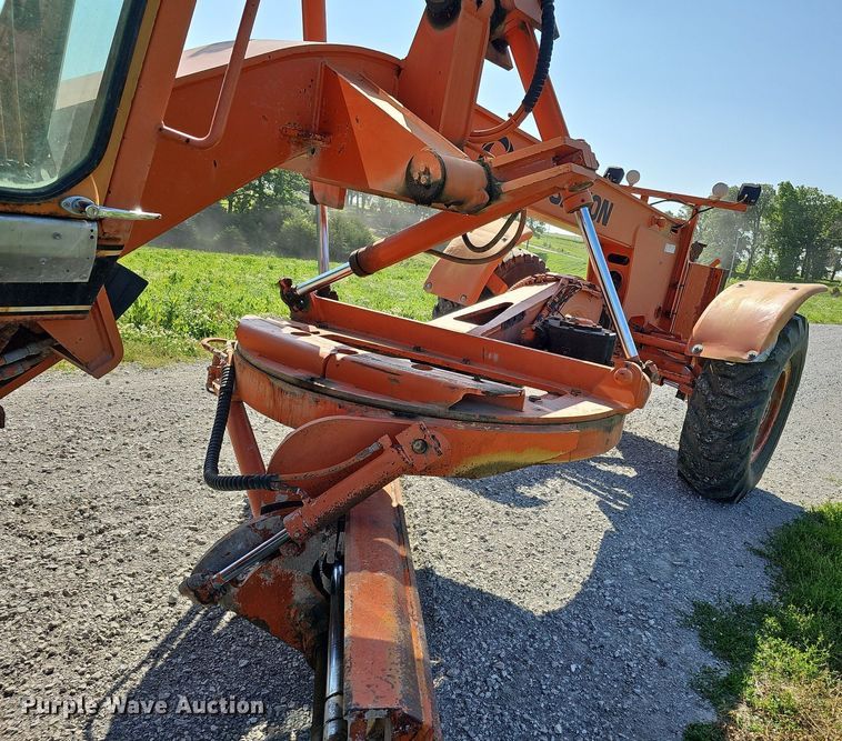 image for item DO2690 1994 Galion 830  motor grader