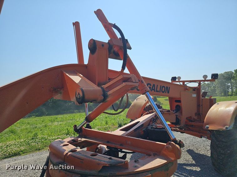 image for item DO2690 1994 Galion 830  motor grader