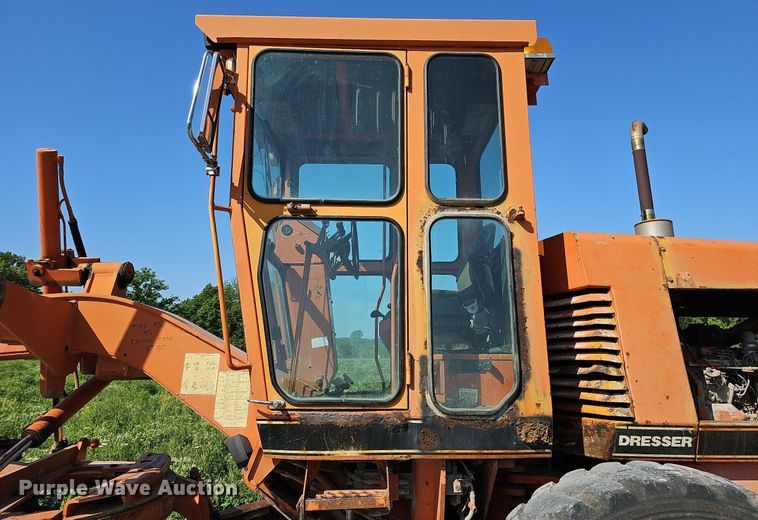 image for item DO2690 1994 Galion 830  motor grader