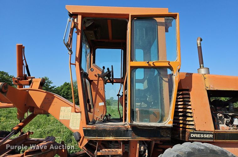 image for item DO2690 1994 Galion 830  motor grader