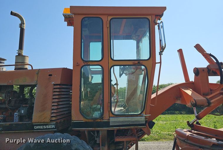 image for item DO2690 1994 Galion 830  motor grader