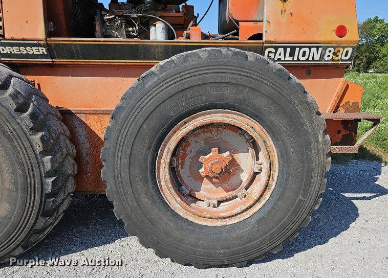 image for item DO2690 1994 Galion 830  motor grader