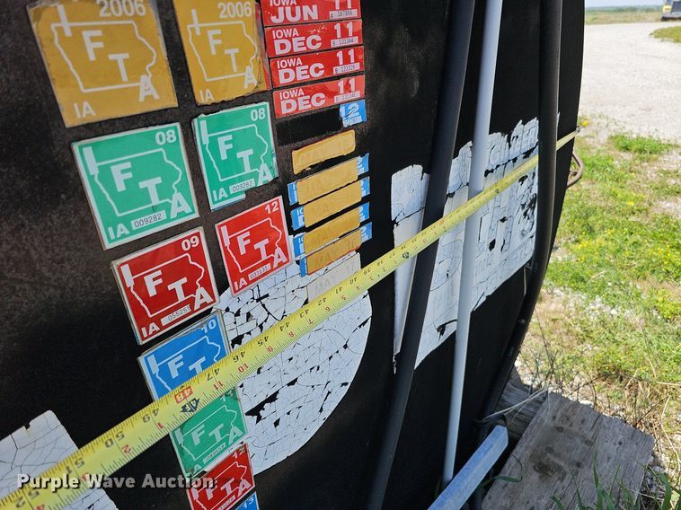 image for item DO2694 Approximately 1,000 gallon fuel tank