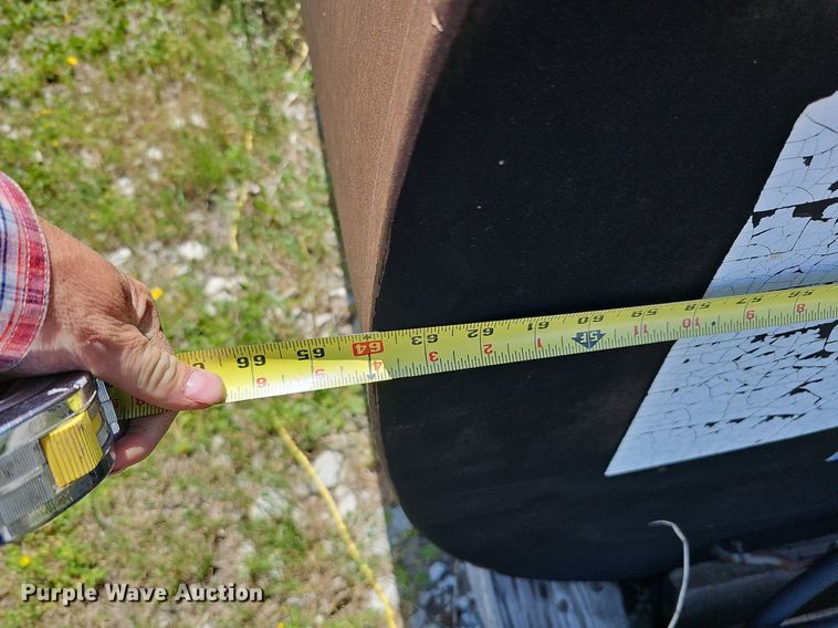 image for item DO2694 Approximately 1,000 gallon fuel tank