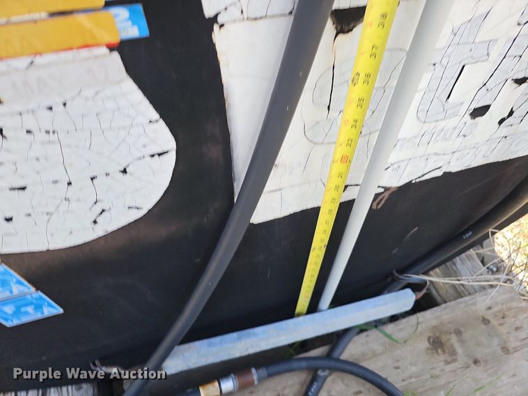 image for item DO2694 Approximately 1,000 gallon fuel tank