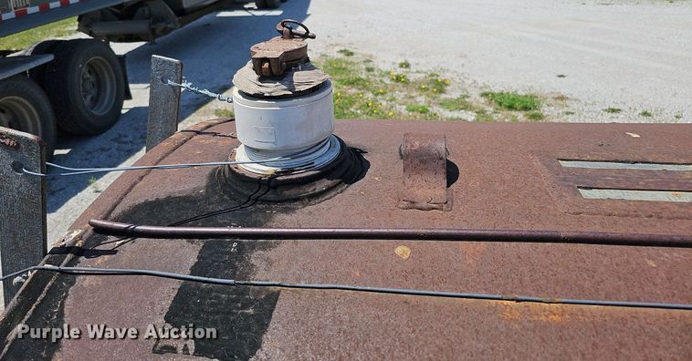 image for item DO2694 Approximately 1,000 gallon fuel tank