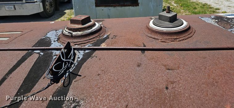 image for item DO2695 Approximately 1,000 gallon fuel tank