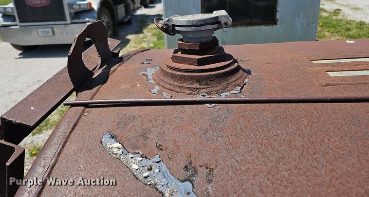 image for item DO2695 Approximately 1,000 gallon fuel tank
