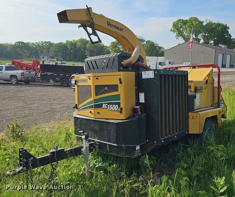 image for item DO2696 2020 Vermeer BC1500  wood chipper